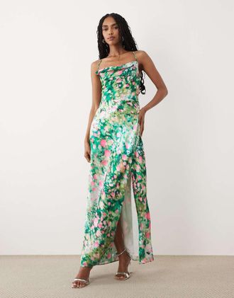 Hope & Ivy Vestito lungo con spalline sottili e scollo ad anello in raso verde a fiori aperto e allacciato sul retro-Bianco