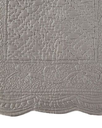 Amity Home Tudor Quilt, Queen