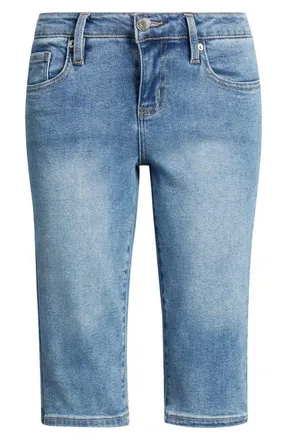 YMI Essential Low Rise Denim Capri Jeans in Medium Blue at Nordstrom, Size 11