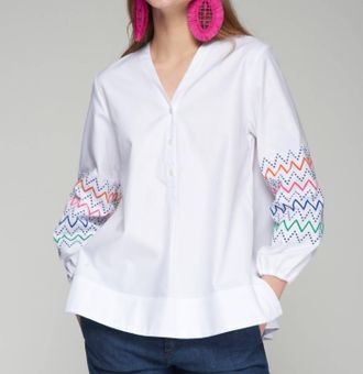 Vilagallo Ebba V-Neck Top In White