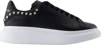 Alexander McQueen Zwarte Leren Oversize Sneakers - Heren - Sneakers - Zwart - 44 EU - Leer - Schoenen