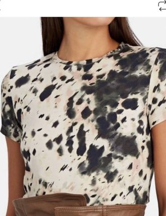 L'agence Ressi Tee Shirt In Ivory Black Lunar