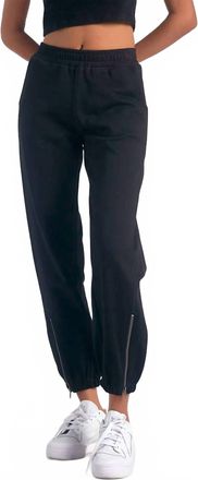 Elan Ankle Zipper Relaxed Jogger In Black