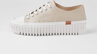 Django & Juliette Womens Baselo Shoe In White-Almond Sole Leather
