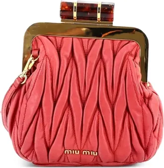 Miu Miu Kisslock Frame Clutch with Chain Matelasse Leather Mini crossbody bag - women - Calf Leather - One Size - Pink