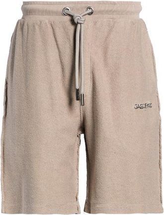 Ga&euml;lle Paris HOSEN & R&Ouml;CKE - Shorts & Bermudashorts auf YOOX.COM