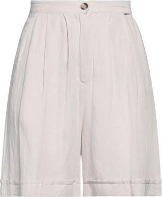 MDM - Mademoiselle du Monde BOTTOMWEAR - Shorts & Bermuda Shorts sur YOOX.COM