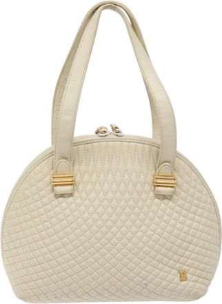 Bally Quilted White Leather Handbag (Pre-Owned)