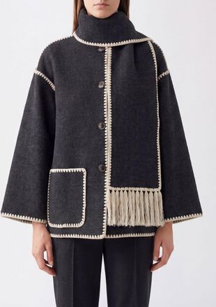 Toteme Cappotto corto relaxed fit in lana riciclata con collo a sciarpa