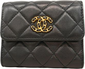 Chanel Leather Wallet (Tri-Fold) (Pre-Owned)