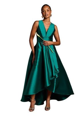 Coast Sleeveless Plunge Waterfall Maxi Dress in Emerald at Nordstrom, Size 10P