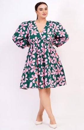 Leota Zariah Empire Waist Mini Dress in Dancing Daisies Evergreen at Nordstrom, Size 1X