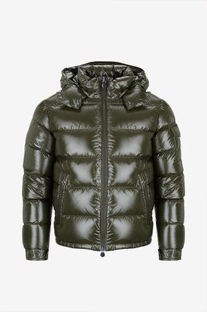 Moncler Kurze Kapuzendaunenjacke aus Lack-Nylon Moncler Maya