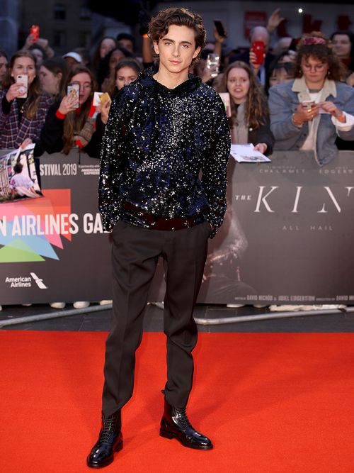 Timothee Chalamet, little women, Timothee Chalamet style, Timothee Chalamet clothing, Timothee Chalamet red carpet, Timothee Chalamet suit, Timothee Chalamet pink suit, Timothee Chalamet sweatshirt