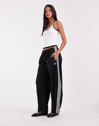 adidas Originals pantaloni da tuta Firebird a gamba bombata neri-Nero