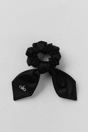 Alo | Airlift Rhythm Scrunchie in Black