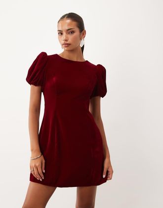 Nobody's Child Boston vestito corto in velluto con maniche a sbuffo color bordeaux-Rosso
