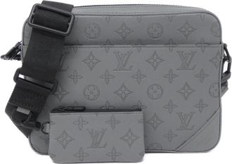 Louis Vuitton Black Leather Shoulder Bag (Pre-Owned)