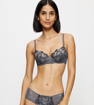 Triumph Balconette-BH TRIUMPH Sensual Spotlight W, Damen, Gr. 70, Cup C, grau (pebble grau), Spitze, Obermaterial: 58% Polyamid, 33% Polyester, 9% Elasthan, b