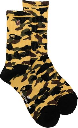 A Bathing Ape Sokken met camouflageprint - Bruin