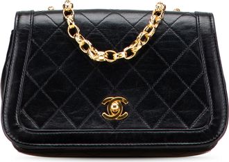 Chanel Pre-owned Womens Quilted Leather Chain Bag - Black - One Size