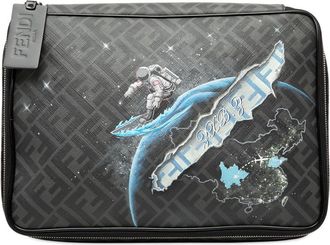 Fendi Pre-owned Fendi Zucca Coated Canvas Surfing Astronaut Clutch Unisex 7N0115 AGLR 219 0059