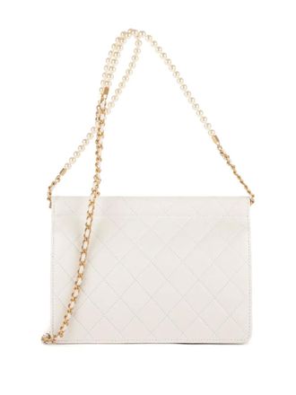 Chanel diamond-quilted shoulder bag - White