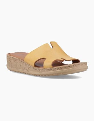 Hush Puppies Womens Hush Puppies Eloise Leather Womens Mustard Sandals - Brown - Size: 5