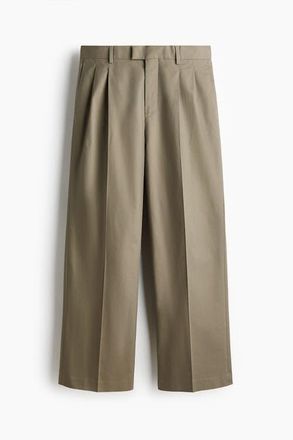 H&M Loose Fit Tailored Trousers in Khaki Green at Nordstrom, Size 38