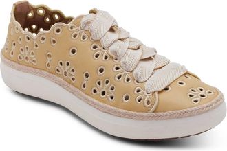 Aetrex Womens Charlotte Sneaker In Butter