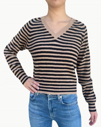 JUMPER 1234 Crop Stripe V-Neck Sweater In Camel Black