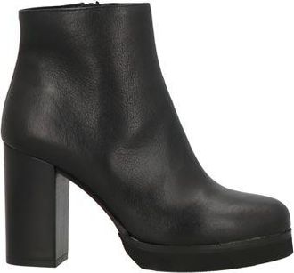 Noa. A Ankle boots