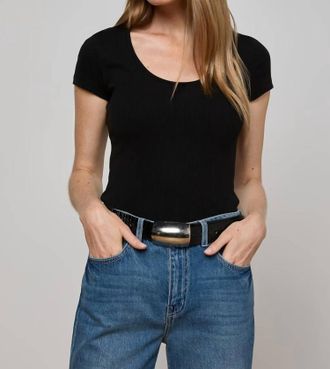 L'agence Brynlee Scoop Neck Top In Noir