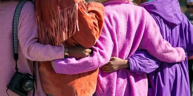 conversation starters, questions to ask your friends, questions to ask when you're bored, best conversation starters, date questions