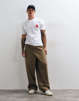 HUGO BOSS T-shirt con stampa grafica sul petto in rosso