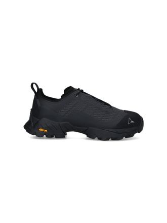 Roa Minimalist Black Sneakers With Low-Top Silhouette