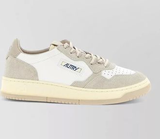 Autry leather medalist low sneakers