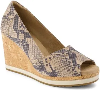 Toms Essential Wedge Pump in Medium Beige at Nordstrom, Size 9.5
