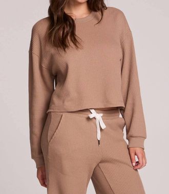 Chaser Suzzans Sweatshirt In Camel
