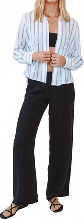 Bella Dahl Clean Split Back Button Down Shirt In Black & White Shadow Stripe