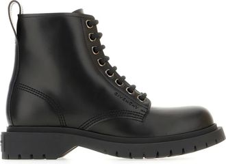 Givenchy Schoenen, Dames, Zwart, 39 EU, Leer, Modieuze Laarzen voor Stijlvolle Outfits