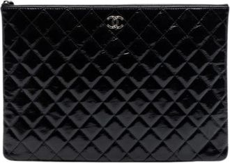 Chanel Pre-owned Clutches, female, Black, Size: ONE SIZE Pre-owned Quilted Patent Leather Clutch
