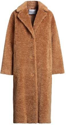 ROPA DE ABRIGO - Borreguito y pelo ecol&oacute;gico en YOOX.COM