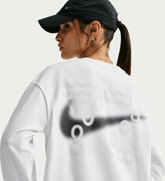 Nike Womens Nike Sportswear Oversized Long-Sleeve T-Shirt in White | IM6438-100