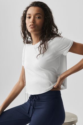 Alo | Cropped All Day Short Sleeve Top in White, Size: Medium
