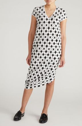 Universal Standard Geneva Asymmetric T-Shirt Dress in Black/White Flower Bed Print at Nordstrom