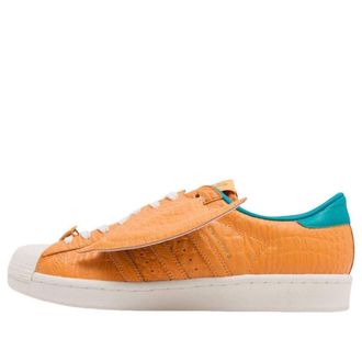 adidas x Pok&eacute;mon Superstar Charizard KI2861