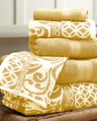 UGG Yellow and White authentic Bath Towels 30”x 54” and 2 Hand Towels 16”x28” Fall Leaf