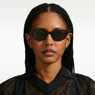 Nike Womens Tide Crest Sunglasses in Black | IZ5863X-010