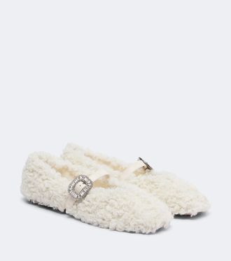 Roger Vivier Bailarinas Mary Jane Pilgrim Strass de borrego